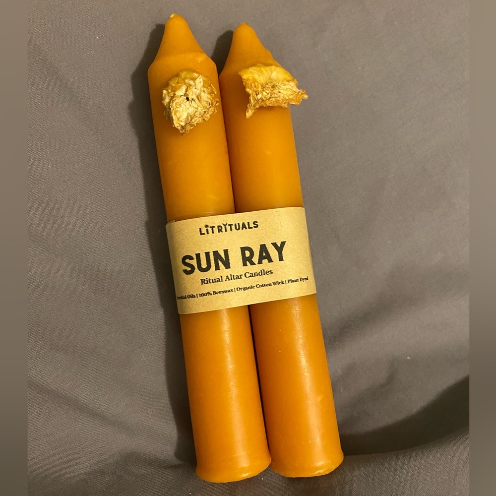'Sun Ray' Beeswax Altar Candle - Large Size